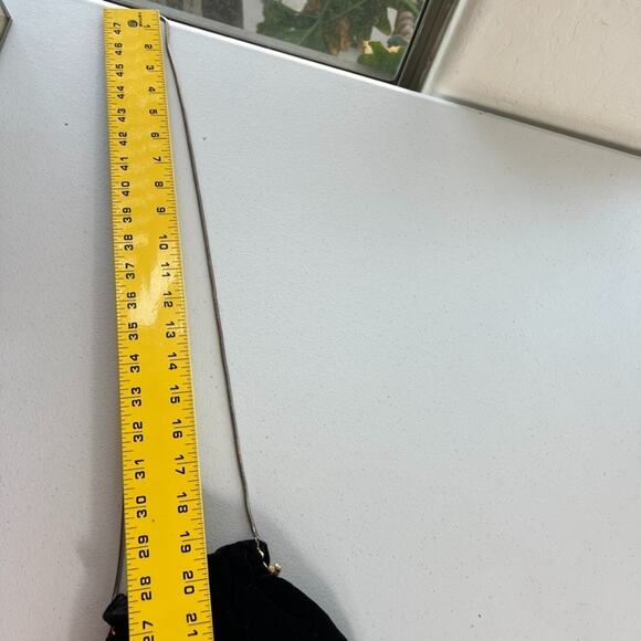 Black Red Velvet Evening Purse Small Silver Tone Shoulder Chain Strap Kisslock - Picture 9 of 9